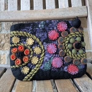 NWOT Nepalese Rising Tide 100% Wool Felted Colorful Flower Garden Clutch Black
